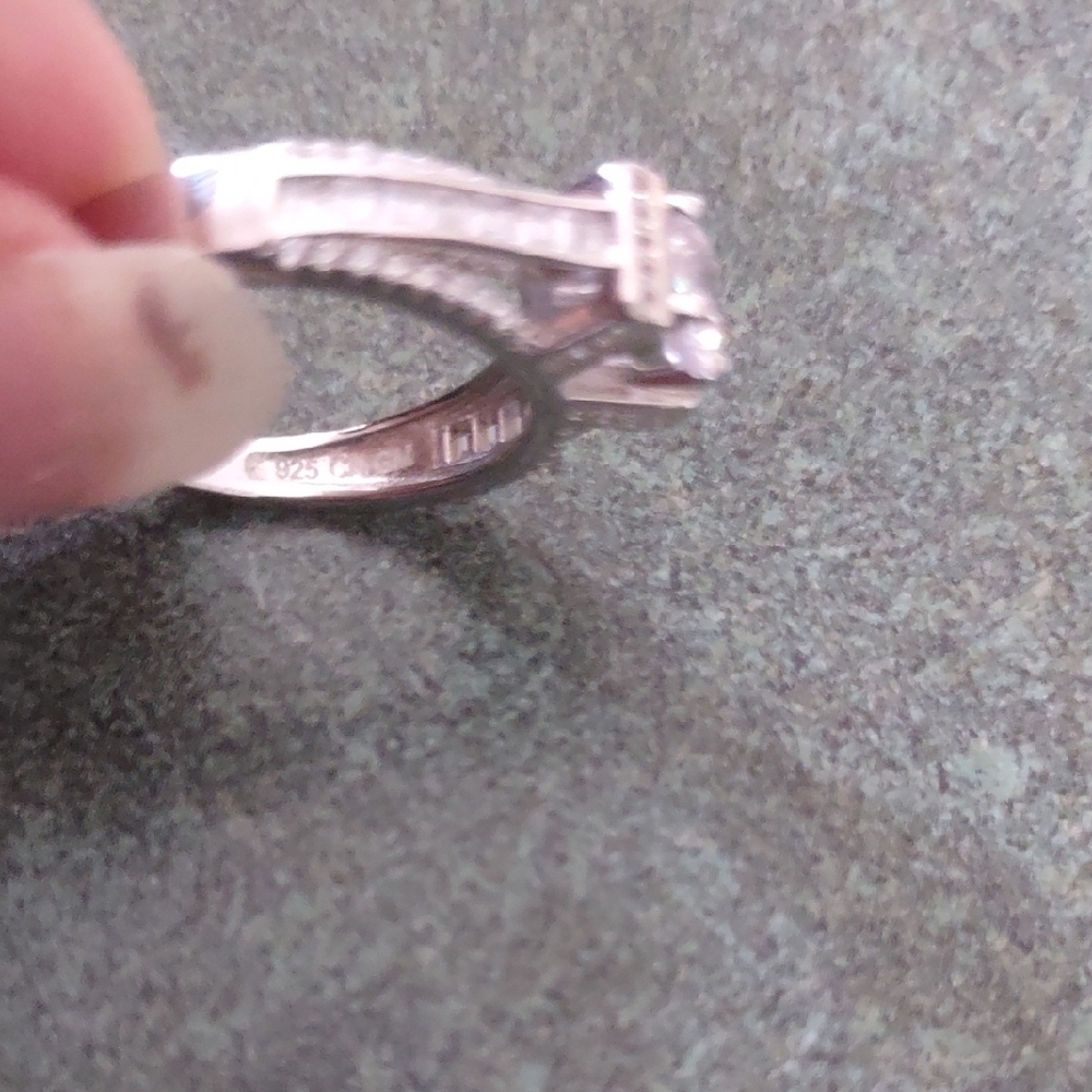 Timeless Sterling Silver Ring with Split Shank Size 9 1/4 - Picture 5 of 6